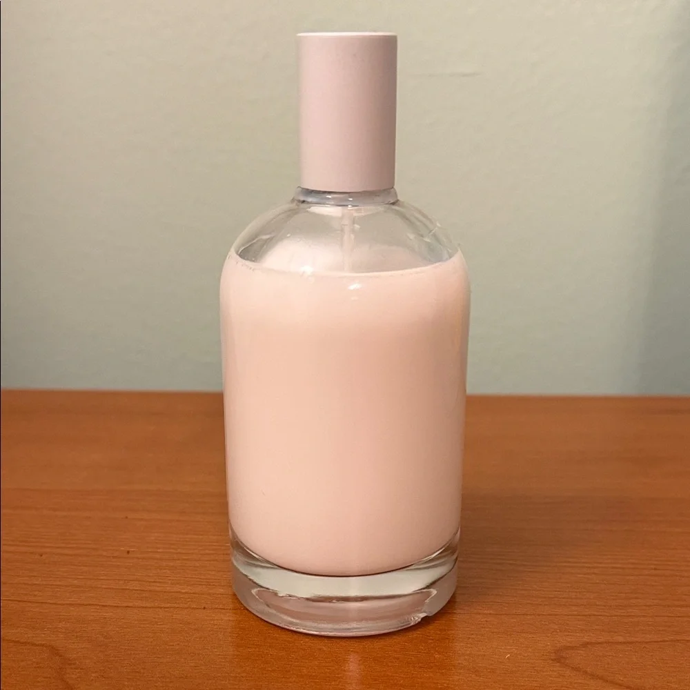 Dedcool Mochi Milk Room & Linen Spray - Cream Scent - Picture 2 of 2